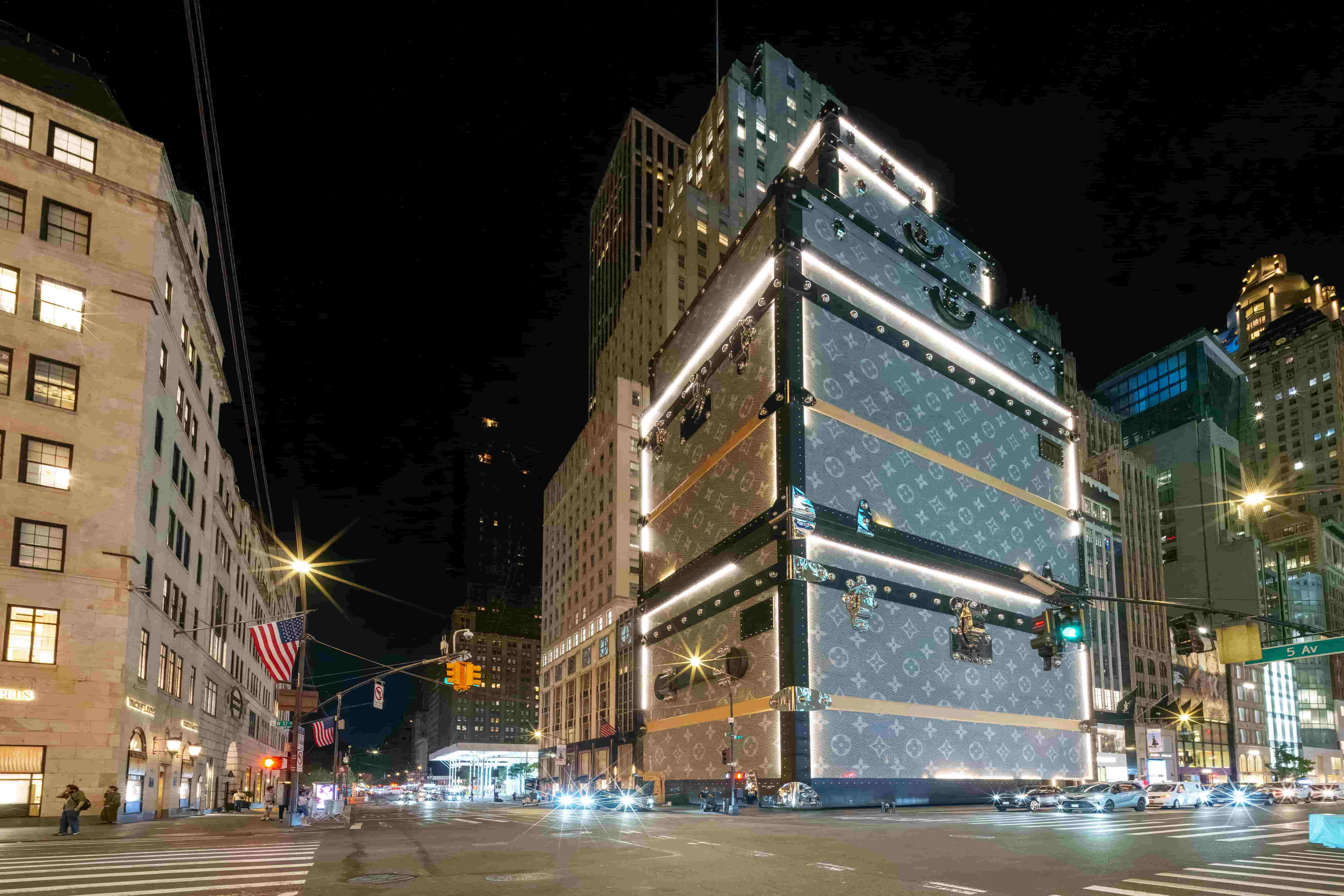 The iconic luggage storefront Louis Vuitton 5th Ave, NYC