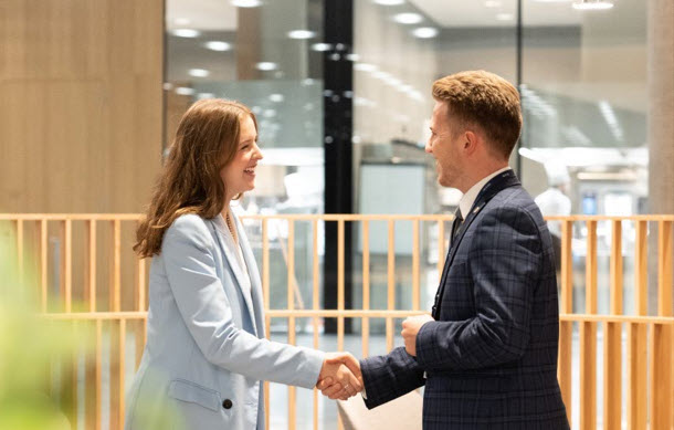 UGS_Reception_Handshake