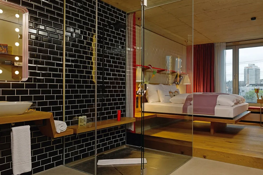 Grosses Zimmer im 25hours-Hotel-Zuerich-Langstrasse