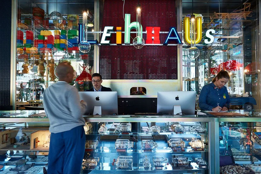 Rezeption im 25hours-Hotel-Zuerich-Langstrasse