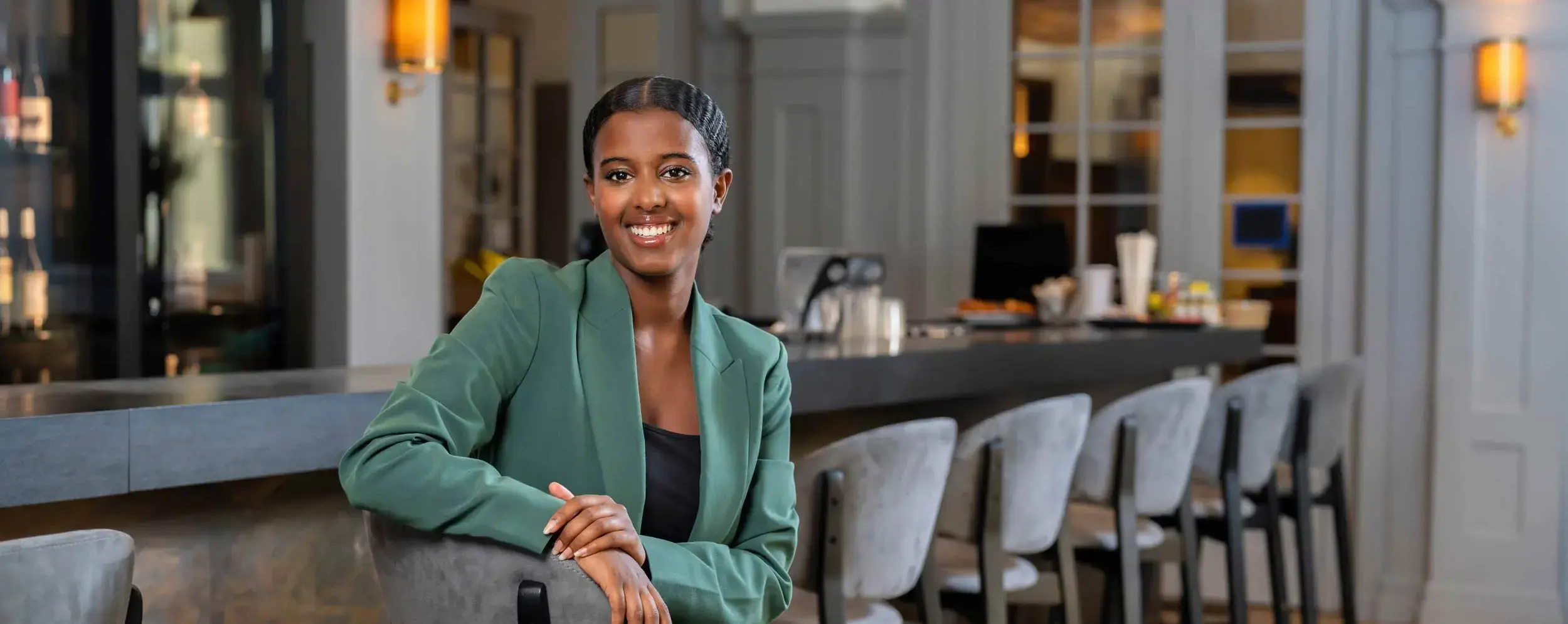 EHL-Passugg_about-us-page_Header_students