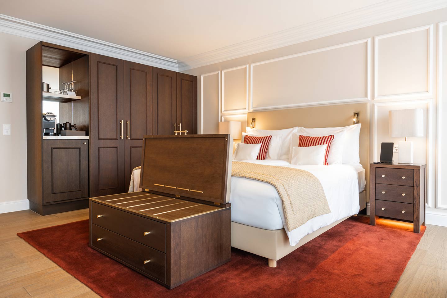 Modernes Zimmer im Grand Hotel National Luzern